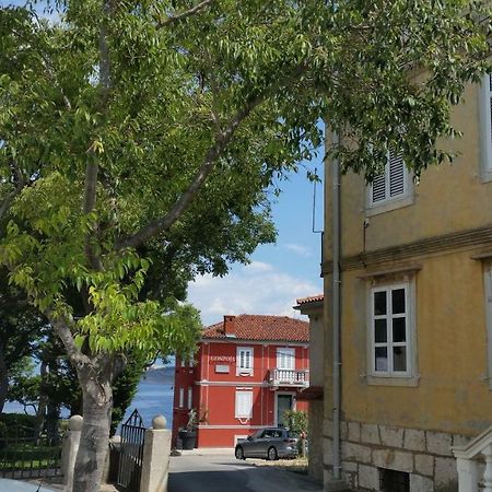 Apartment Palazzo Sare Vrbnik  Extérieur photo