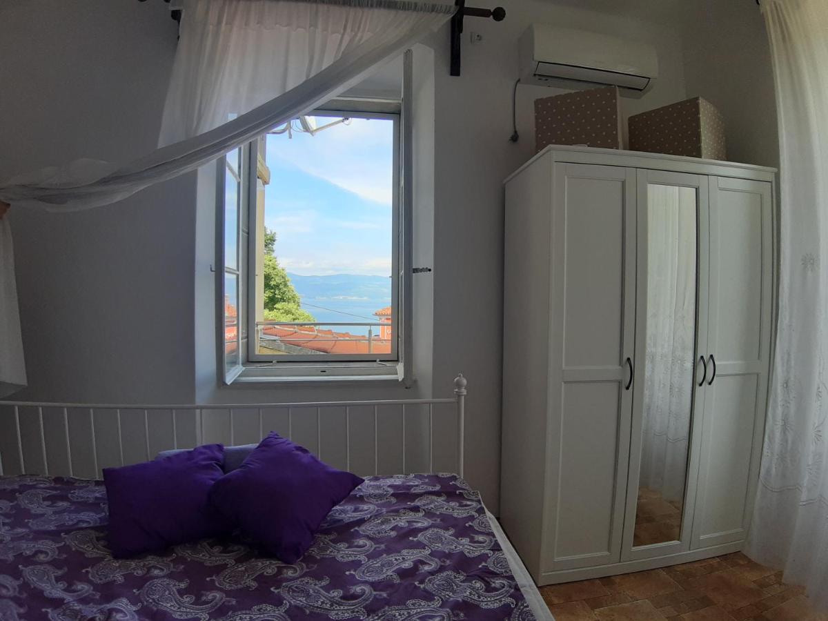 Apartment Palazzo Sare Vrbnik  Extérieur photo
