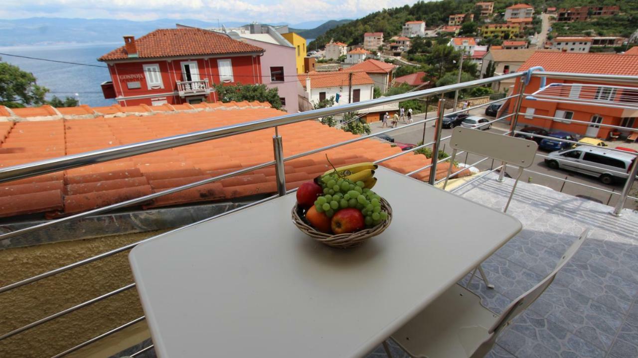 Apartment Palazzo Sare Vrbnik  Extérieur photo