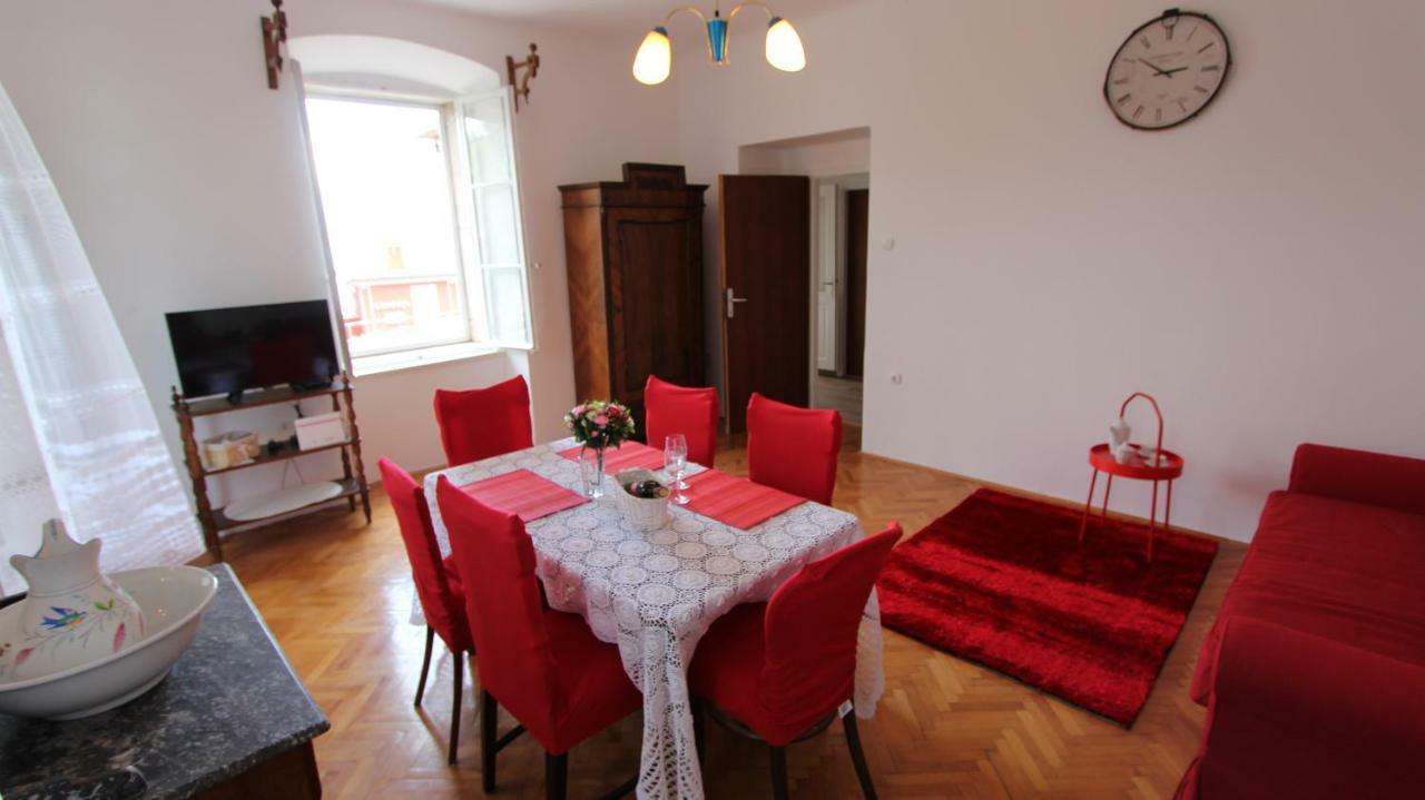 Apartment Palazzo Sare Vrbnik  Extérieur photo