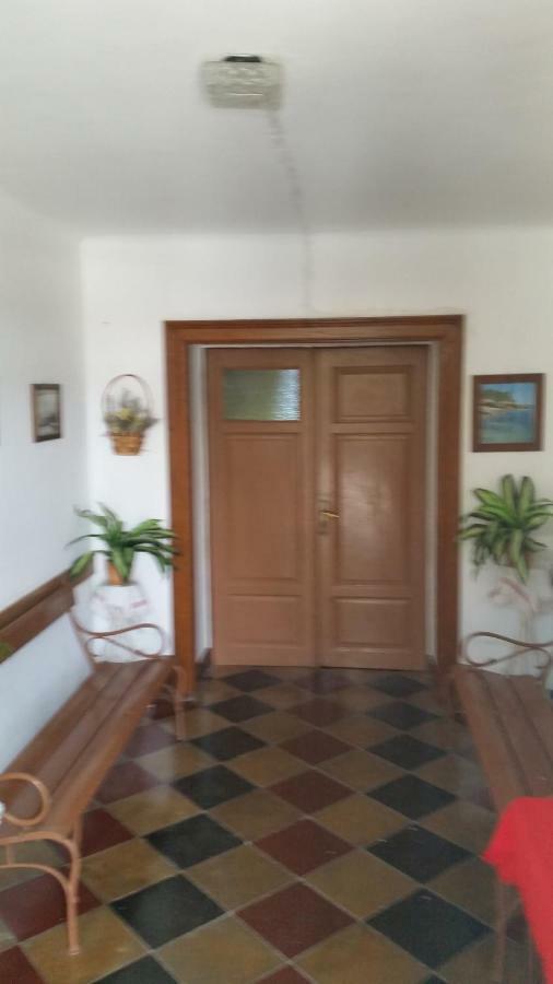 Apartment Palazzo Sare Vrbnik  Extérieur photo